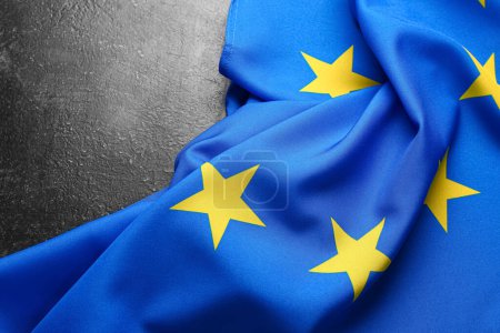 Téléchargez les photos : Flag of European Union on grey grunge background - en image libre de droit