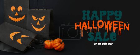 Téléchargez les photos : Bannière pour Halloween vente avec sacs à provisions et citrouilles - en image libre de droit