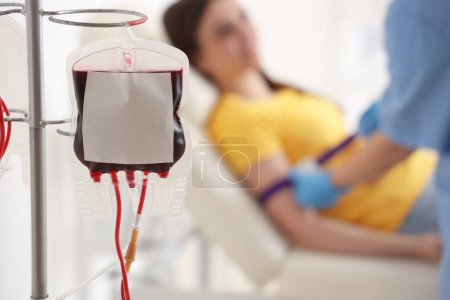 Téléchargez les photos : Pack sanguin pour transfusion en clinique, gros plan - en image libre de droit