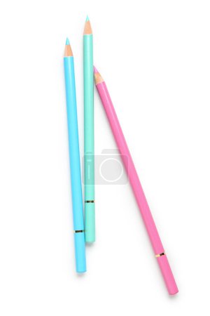 Foto de Diferentes lápices de colores aislados sobre fondo blanco - Imagen libre de derechos