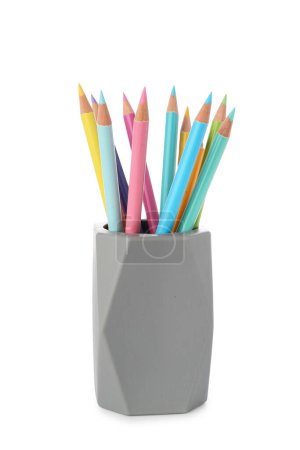 Foto de Soporte con muchos lápices de colores aislados sobre fondo blanco - Imagen libre de derechos