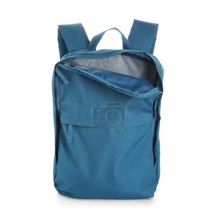 Foto de Elegante mochila escolar azul sobre fondo blanco - Imagen libre de derechos