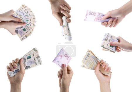 Juego de manecillas con billetes hryvnia sobre fondo blanco