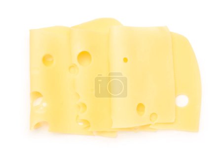 Leckere Käsescheiben auf weißem Hintergrund
