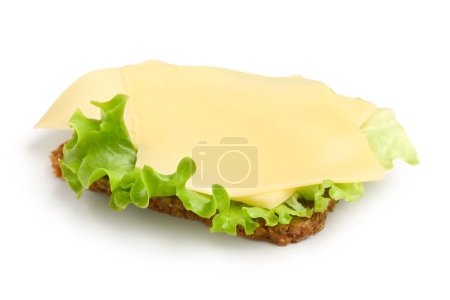 Leckeres Sandwich mit Käse und Salat auf weißem Hintergrund