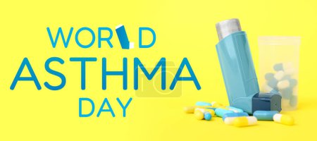 Téléchargez les photos : Bannière de sensibilisation pour la Journée mondiale de l'asthme avec inhalateur et pilules - en image libre de droit