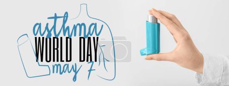 Téléchargez les photos : Bannière de sensibilisation pour la Journée mondiale de l'asthme avec inhalateur portatif - en image libre de droit