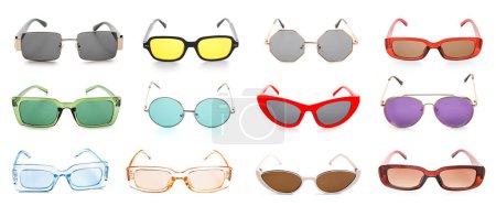 Téléchargez les photos : Ensemble de lunettes de soleil élégantes sur fond blanc - en image libre de droit