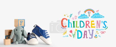 Banner festivo para el Día de los Niños con zapatos y juguetes para bebés