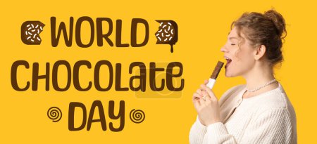 Junge Frau isst süße Schokolade auf gelbem Hintergrund. Banner zum Weltschokoladentag