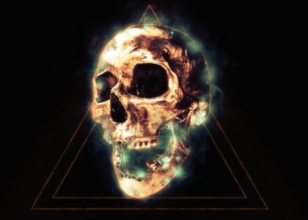 Téléchargez les photos : Crâne de bronze avec éclat d'énergie verte sur fond sombre - en image libre de droit