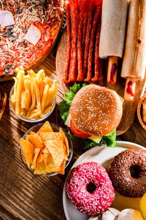 Nahrungsmittel erhöhen das Krebsrisiko. Junk food