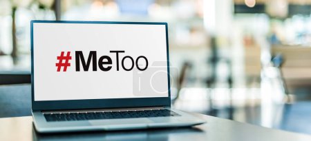 Téléchargez les photos : Laptop computer displaying the sign of MeToo movement. - en image libre de droit