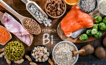 Composition avec des produits alimentaires riches en thiamine ou vitamine B1