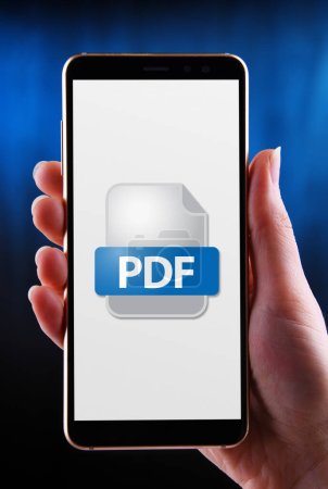 Foto de Un teléfono inteligente que muestra el icono del archivo PDF - Imagen libre de derechos