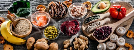 Productos alimenticios ricos en niacina recomendados como suplemento dietético para controlar los niveles de colesterol y reducir la presión arterial