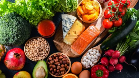 Productos alimenticios que representan la dieta nutritiva y que pueden mejorar el estado general de salud