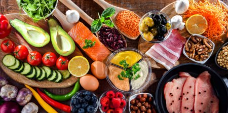 Téléchargez les photos : Ingredients of healthy diet that maintains or improves overall health status - en image libre de droit