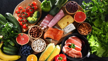 Foto de Productos dietéticos bajos en carbohidratos recomendados para bajar de peso. - Imagen libre de derechos