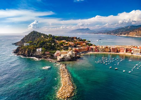 Téléchargez les photos : Vue aérienne de la baie du Silence à Sestri Levante, Ligurie, Italie - en image libre de droit
