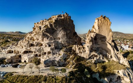 Téléchargez les photos : Vue du château d'Uchisar dans la province de Nevsehir en Cappadoce, Turquie. - en image libre de droit