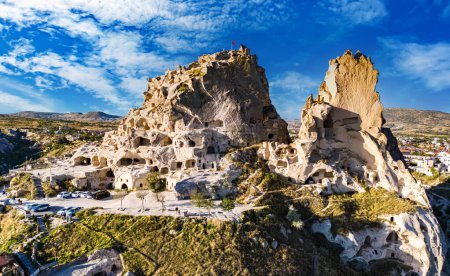 Foto de Vista del Castillo de Uchisar en la provincia de Nevsehir en Capadocia, Turquía. - Imagen libre de derechos