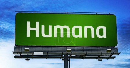 Foto de POZNAN, POL - 23 ENE 2024: Cartelera publicitaria que muestra el logotipo de Humana, una compañía de seguros de salud con sede en Louisville, Kentucky, Estados Unidos - Imagen libre de derechos
