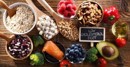 Téléchargez les photos : Cholesterol lowering food products. Diet increasing levels of high-density lipoprotein. - en image libre de droit