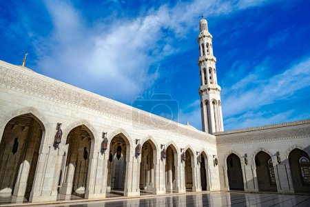 Foto de Gran Mezquita del Sultán Qaboos en Mascate, Omán - Imagen libre de derechos