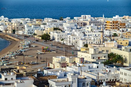 Téléchargez les photos : Architecture de Sur la capitale du gouvernorat d'Ash Sharqiyah Sud dans le nord-est d'Oman - en image libre de droit