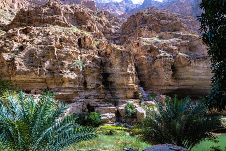 Garganta de Wadi Ash Shab en la gobernación del sudeste de Omán