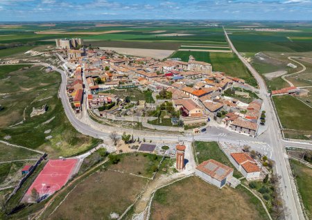 Foto de Vista aérea panorámica de Montealegre de Campos Provincia de Valladolid España - Imagen libre de derechos
