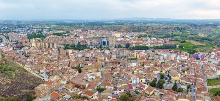 Foto de Vista aérea panorámica desde el castillo de Monzón provincia de Huesca, España - Imagen libre de derechos