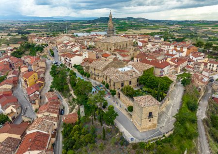 Panorama-Luftaufnahme von Briones La Rioja (automatische Übersetzung)