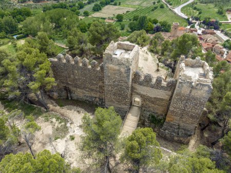 Foto de Anento Zaragoza, Restos del Castillo, considerado uno de los pueblos más bellos de España - Imagen libre de derechos