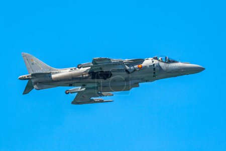 Téléchargez les photos : CADIZ, ESPAGNE-SEP 14 : Avion AV-8B Harrier Plus participant à une exposition sur le 1er salon aérien de Cadix le 14 septembre 2008, à Cadix, Espagne - en image libre de droit