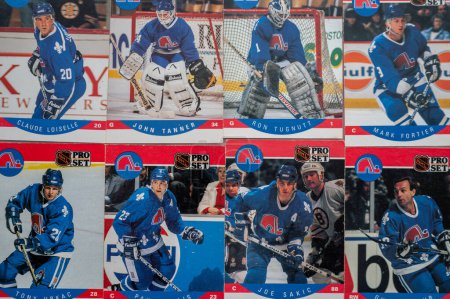 Foto de Calgary, Alberta - 12 de enero de 2023: Vintage Quebec Nordiques hockey trading cards. - Imagen libre de derechos
