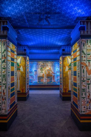 Foto de Houston, Texas - 7 de abril de 2023: Exposiciones egipcias en el Museo de Ciencias Naturales de Houston. - Imagen libre de derechos