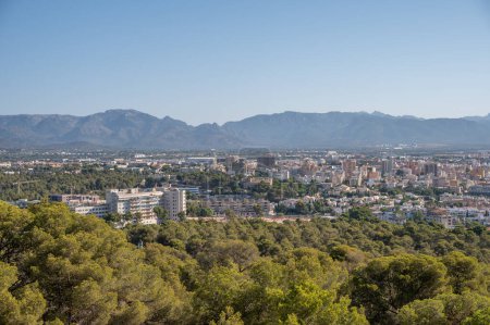 Foto de Vista de Palma desde el histórico Castillo de Bellver en Palma de Mallorca, España. - Imagen libre de derechos