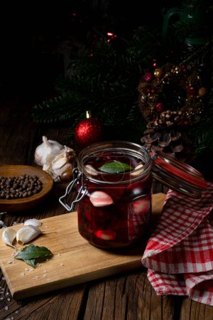 Foto de Zumo de remolacha para la Navidad polaca Caldo de remolacha - Imagen libre de derechos
