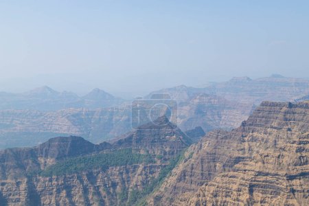 la vista desde el punto de Marjori en las montañas de la región de Konkan. Mahabaleshwar,Maharashtra, India