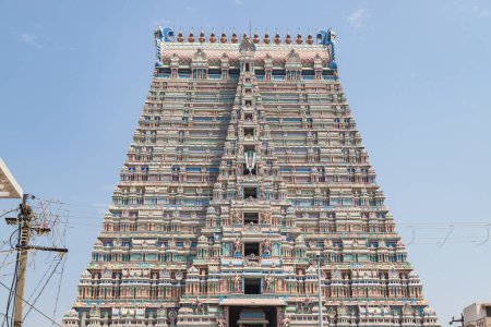 Foto de El Rajagopuram, o puerta principal, al templo de Sri Ranganatha Swamy en Tiruchirappalli - Imagen libre de derechos