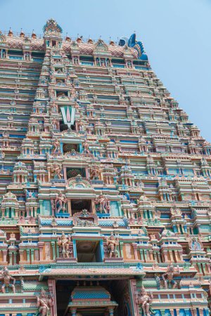 Foto de El Rajagopuram, o puerta principal, al templo de Sri Ranganatha Swamy en Tiruchirappalli - Imagen libre de derechos