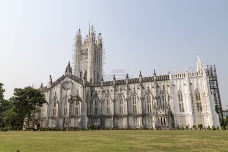 Foto de Catedral de San Pablo es la Iglesia CNI del norte de la India en Calcuta, Bengala Occidental, India, - Imagen libre de derechos