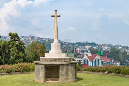 Vista del cementerio de guerra de Kohima en Nagaland India.
