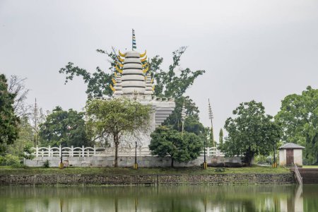 Iputhou pakhangba laishang templo dentro del campus del fuerte del kangla, monumento histórico del fuerte del kangla del manipur y en imphal.