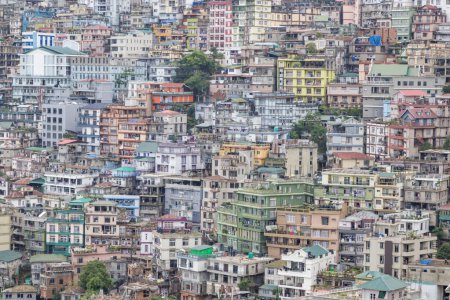 Téléchargez les photos : La capitale de la ville aizawl de mizoram Vue sur les maisons et la construction sur les collines à aizawl, mizoram, Inde, Asie - en image libre de droit