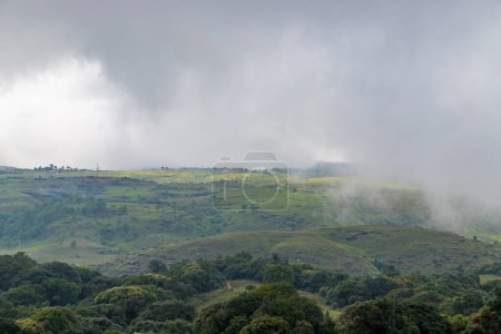 Schöne Landschaft der östlichen Khasi-Hügel Blick auf den Khasi-Hügel mit dichten Wäldern in Meghalaya Indien.