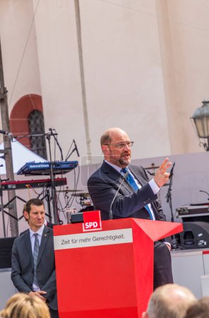 Photo for FRANKFURT, GERMANY - AUG 25, 2017: candidate for german cancellorship Martin Schulz helds a speech to his audience in Frankfurt at the Roemer place. - Royalty Free Image