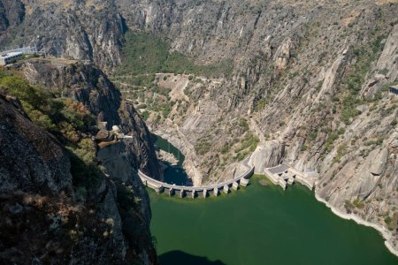 Foto de Central hidroeléctrica en Arribes del Duero llamada Mirador de Iberdrola en Salamanca, España - Imagen libre de derechos
